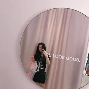 Meet your Posher, Eva